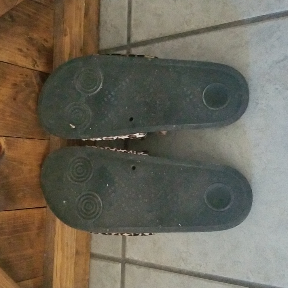 Leopard Slides - Picture 7 of 7